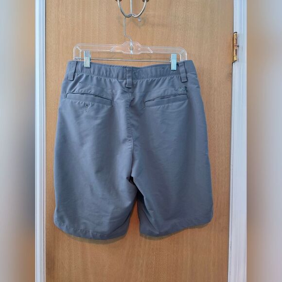 Under Armour Gray Flat Front Shorts Lightweight Mens 34 - Picture 2 of 3